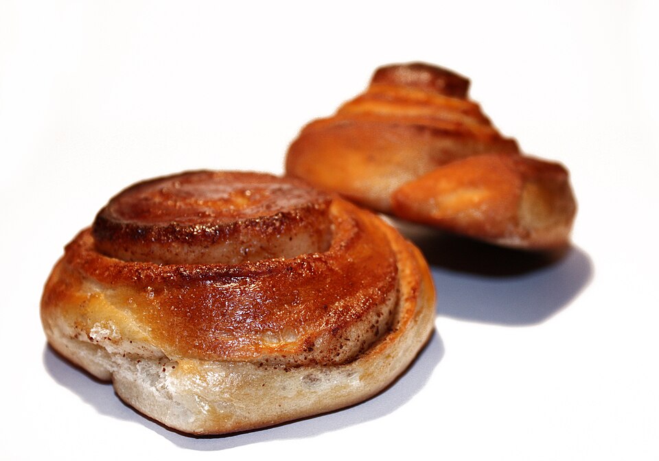 Kanelboller (Cinnamon rolls)